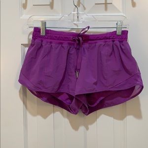 Lululemon Hotty Hot Shorts 2.5” size 8